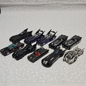 Hot Wheels Ertl Husky Batmobile Car Lot